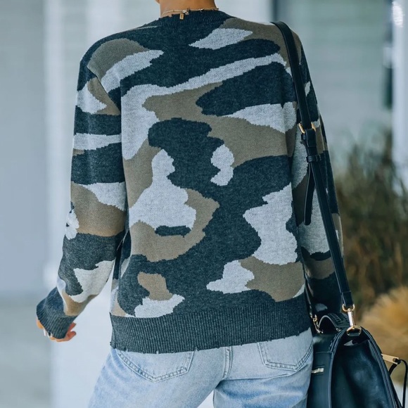 Fate Camo Sweater - Picture 2 of 7